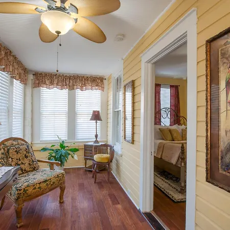 Victorian House Bed And Breakfast-2
