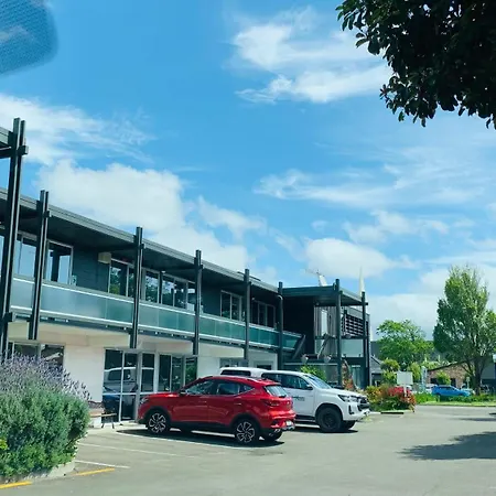 Alpha Motor Inn-2