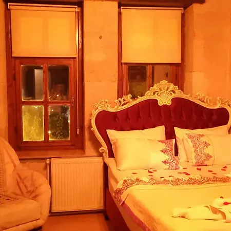 Born Hotel-2