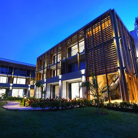 Le Petit Village Boutique Hotel & Spa-3
