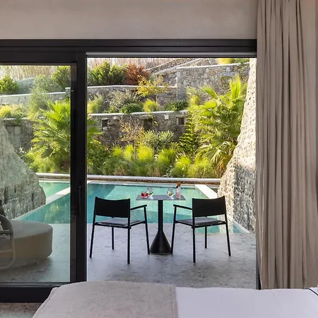 Aeonic Suites And Spa-3