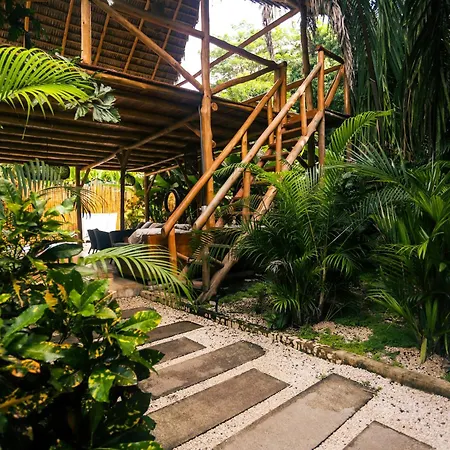 Cabinas Playa Surf Hostel-2