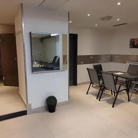Hotel 99-2