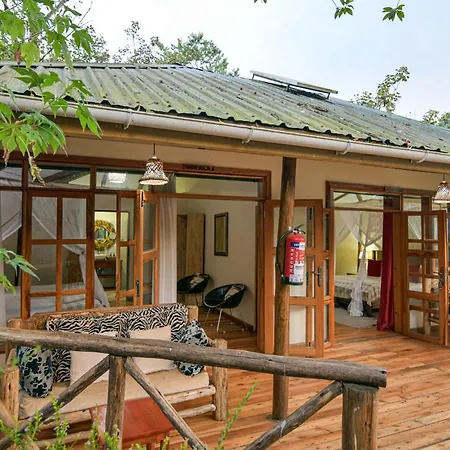Gorilla Safari Lodge-2