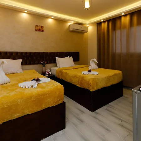 Venus Pyramids Inn Rooftop Access & Free Breakfast-2