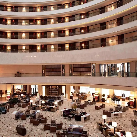 Renaissance Tianjin Lakeview Hotel-3