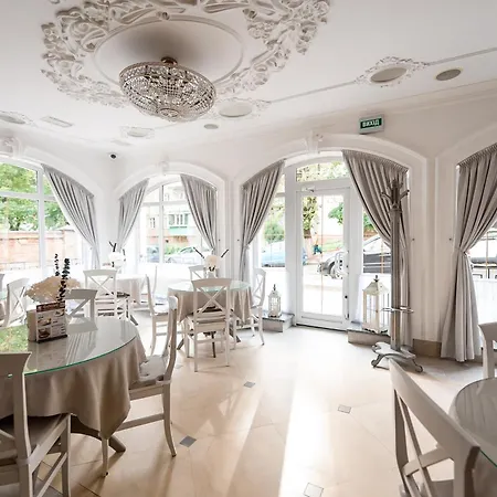 Nota Bene Hotel & Restaurant-3