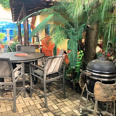 Tamarindo Backpackers-3