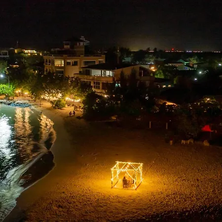 Rashu Hiyaa Hotel-2