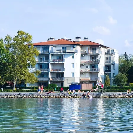 Balaton Lakeside Residence-3