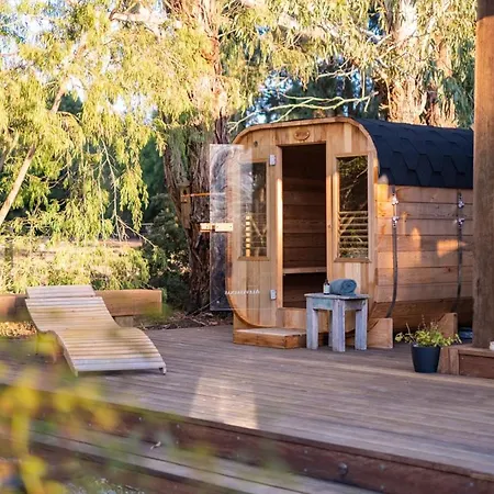 Torquay Bliss Retreat With Sauna And Hot Tub-3