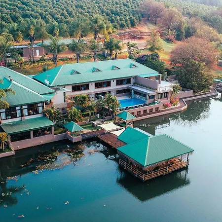 Bambuu Lakeside Lodge-2