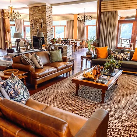 Bambuu Lakeside Lodge-3