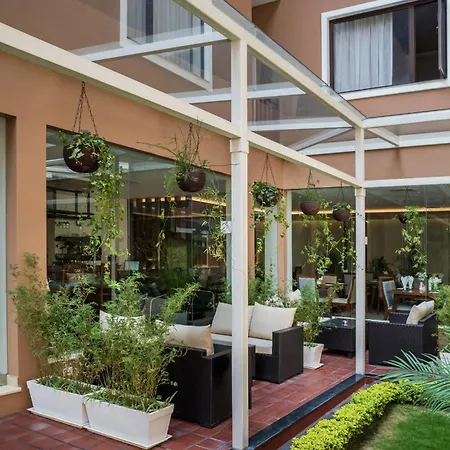 Hotel Thrive, A Tropical Courtyard-2