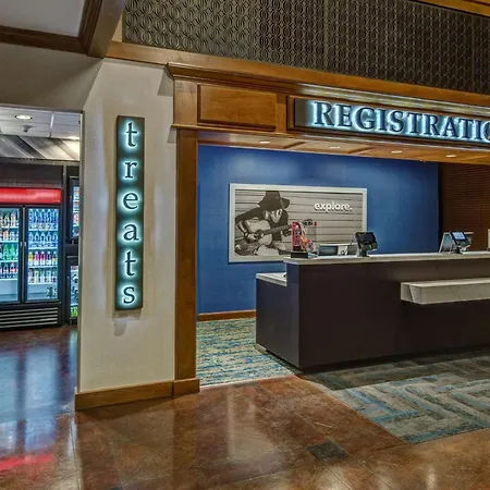 Hampton Inn & Suites Austin - Downtown-3