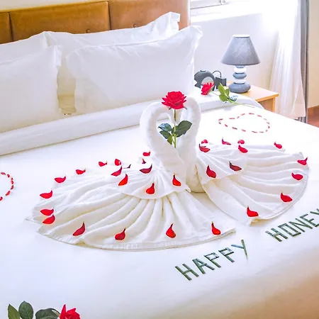 Sea Breeze Hotel & Villa-3