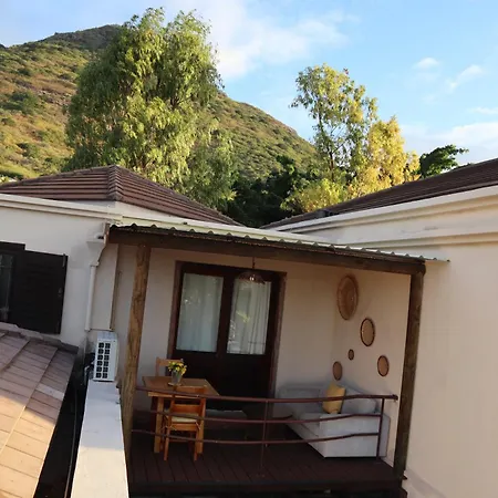Le Gite Du Bonheur Guest House & Car Rental-2