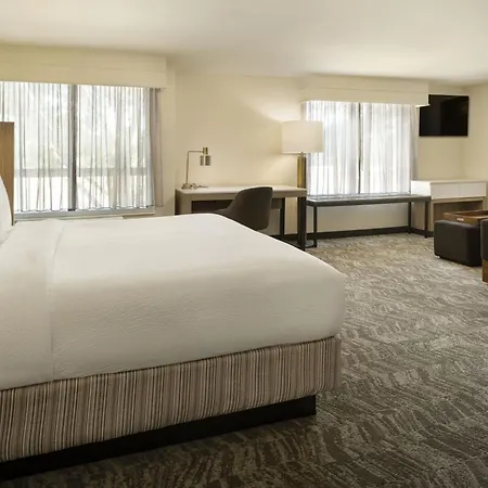 Springhill Suites Fort Worth University-3