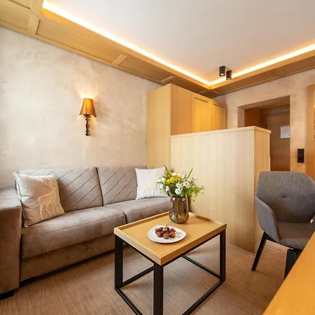 Hotel Alpina Deluxe-2