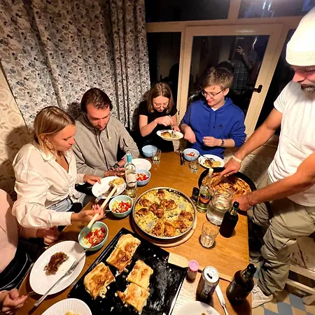 Bear Hug Lodge-3