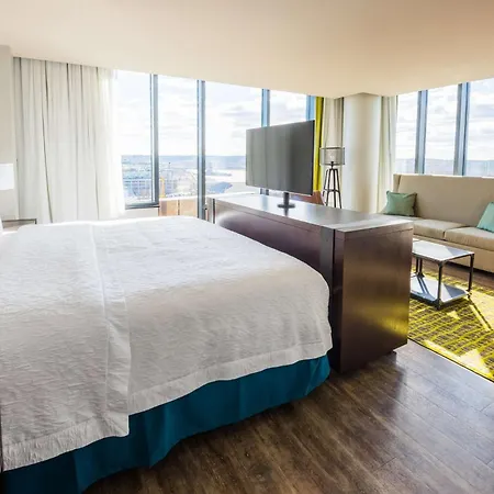 Hampton Inn & Suites Washington, D.C. - Navy Yard-3
