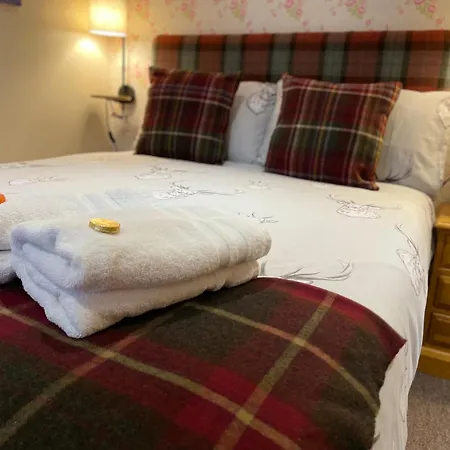 Carisbrooke Guest House-3