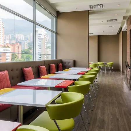 Hampton By Hilton Medellin-2