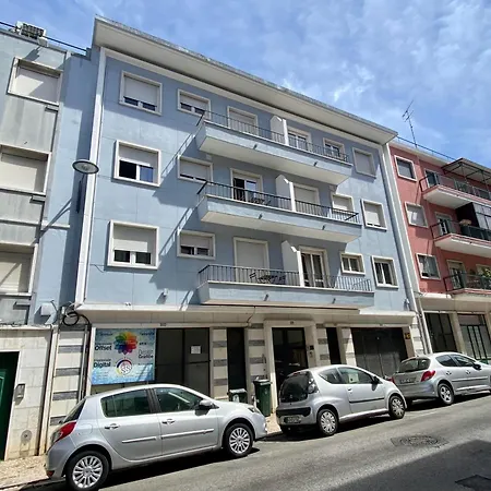 Dumont Lisbon Guesthouse-3