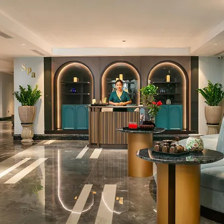 May De Ville Lakeside Hotel-2