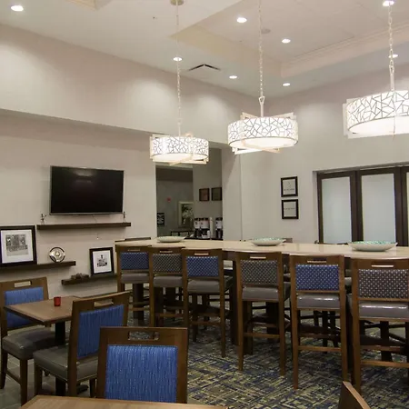 Hampton Inn & Suites Tulsa Downtown, Ok-2