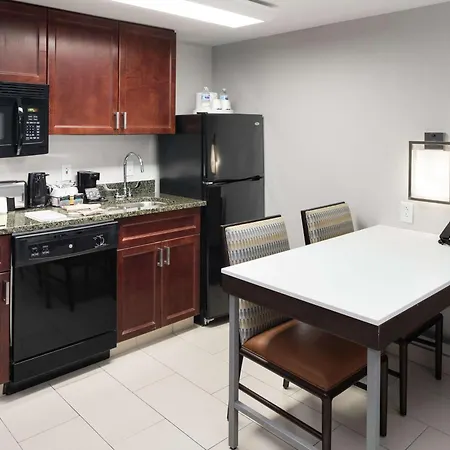 Hampton Inn & Suites Memphis-Beale Street-3