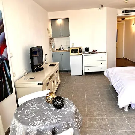 Raphael Apartments-2
