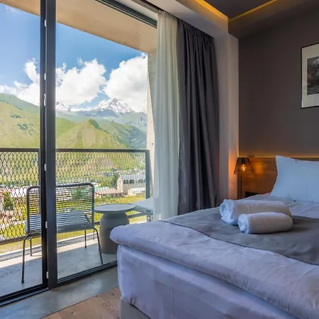 Step Inn - Kazbegi-3