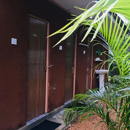 Another World Hostel Sigiriya-2