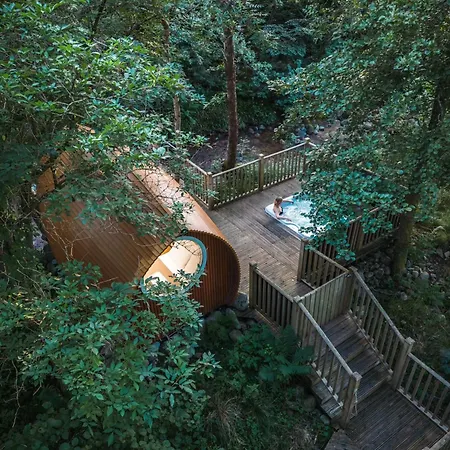Riverbeds - Luxury Wee Lodges With Hot Tubs-3