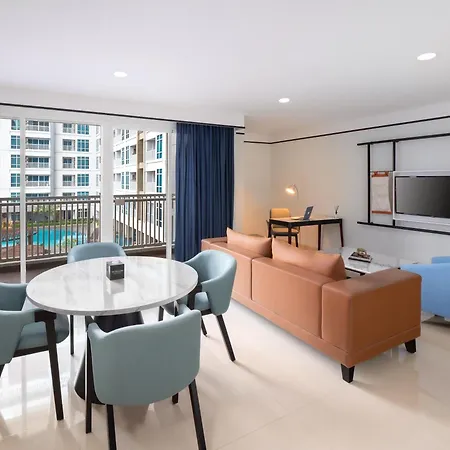 The Reiz Suites, Artotel Curated-2