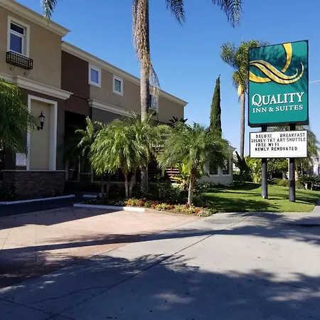 Quality Inn & Suites Anaheim Maingate-3