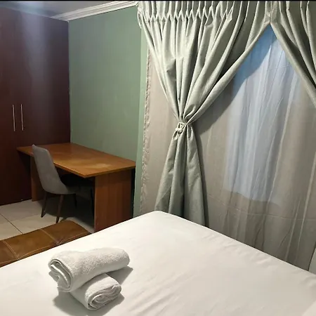 Silverton Private Apartment-2