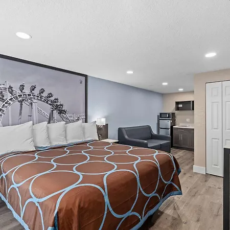 Super 8 By Wyndham Kissimmee-Orlando-2