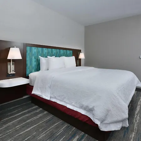 Hampton Inn & Suites Charlotte North I 485-3