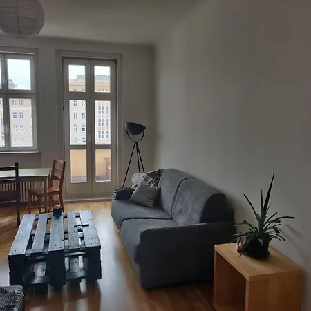 Zwei Charmante Privatzimmer Mit Wohnbereich In Zentraler Berliner Wohnung-3