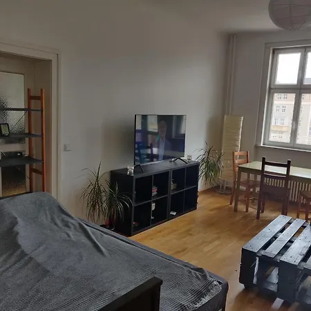 Zwei Charmante Privatzimmer Mit Wohnbereich In Zentraler Berliner Wohnung-2