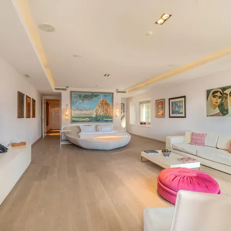 Casa Dell'Arte Hotel Of Arts & Leisure-2