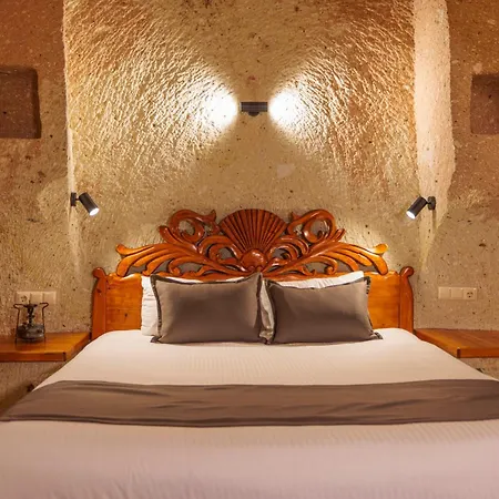 Canyon Cave Hotel-2