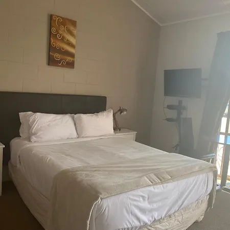 Acorn Estate Motel-2