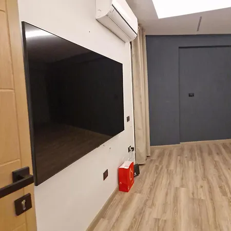Comfy-Lux Appartment-3
