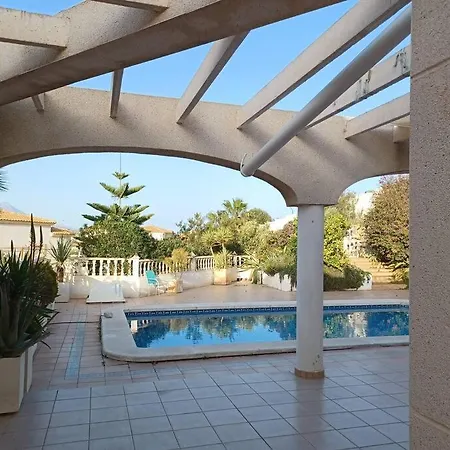 Casa Los Olivos, Villa With A Pool-2