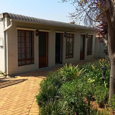 Or Tambo Guest House-2