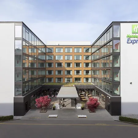 Holiday Inn Express Zuerich Airport By Ihg-3
