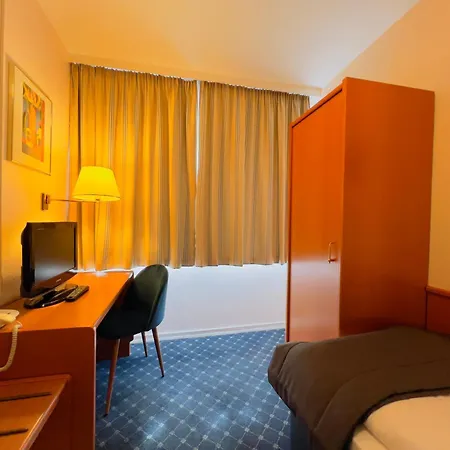 Elbbruecken Hotel-2